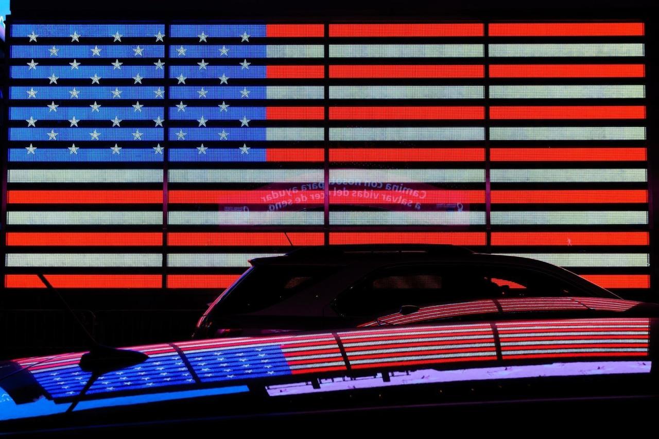 Make your photos pop with these 8 colorful ways to shoot neon signs